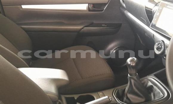 Acheter Occasion Voiture Toyota Hilux Blanc à Brazzaville, Commune de Brazzaville Acheter Occasion Voiture Toyota Hilux Blanc à Brazzaville, Commune de Brazzaville