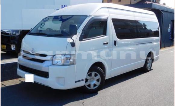Buy Used Toyota Hiace White Car in Djambala in uplands Buy Used Toyota Hiace White Car in Djambala in uplands