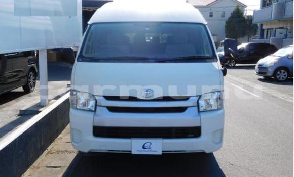 Acheter Occasion Voiture Toyota Hiace Blanc à Djambala, Plateaux Acheter Occasion Voiture Toyota Hiace Blanc à Djambala, Plateaux