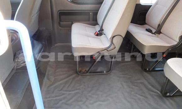 Acheter Occasion Voiture Toyota Hiace Blanc à Djambala, Plateaux Acheter Occasion Voiture Toyota Hiace Blanc à Djambala, Plateaux