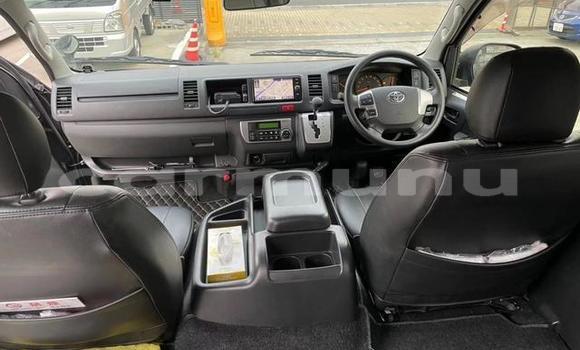 Acheter Occasion Voiture Toyota Hiace Noir à Gamboma, Plateaux Acheter Occasion Voiture Toyota Hiace Noir à Gamboma, Plateaux