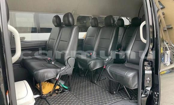 Acheter Occasion Voiture Toyota Hiace Noir à Gamboma, Plateaux Acheter Occasion Voiture Toyota Hiace Noir à Gamboma, Plateaux