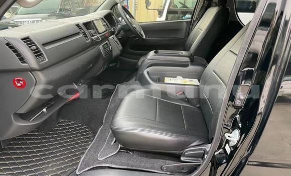 Acheter Occasion Voiture Toyota Hiace Noir à Gamboma, Plateaux Acheter Occasion Voiture Toyota Hiace Noir à Gamboma, Plateaux