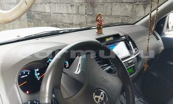 Acheter Occasion Voiture Toyota Fortuner Blanc à Djambala, Plateaux Acheter Occasion Voiture Toyota Fortuner Blanc à Djambala, Plateaux