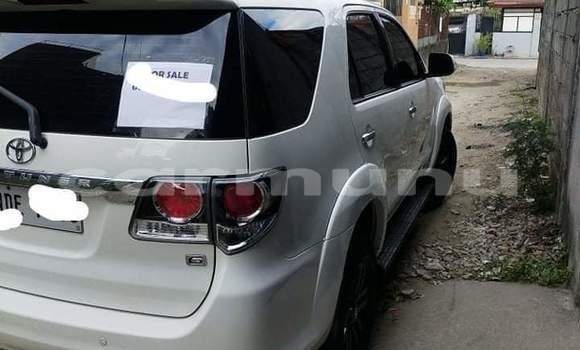 Acheter Occasion Voiture Toyota Fortuner Blanc à Djambala, Plateaux Acheter Occasion Voiture Toyota Fortuner Blanc à Djambala, Plateaux