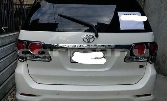 Acheter Occasion Voiture Toyota Fortuner Blanc à Djambala, Plateaux Acheter Occasion Voiture Toyota Fortuner Blanc à Djambala, Plateaux