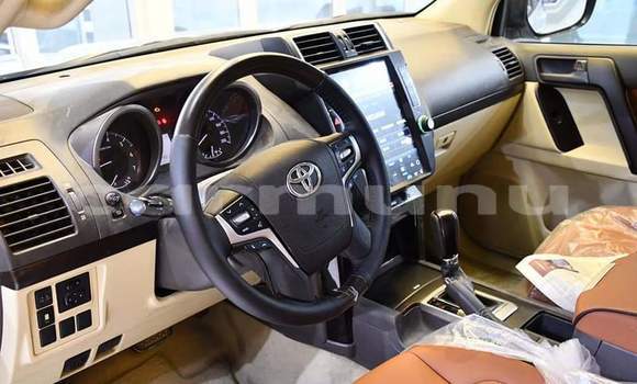 Acheter Occasion Voiture Toyota Land Cruiser Prado Gris à Brazzaville, Commune de Brazzaville Acheter Occasion Voiture Toyota Land Cruiser Prado Gris à Brazzaville, Commune de Brazzaville