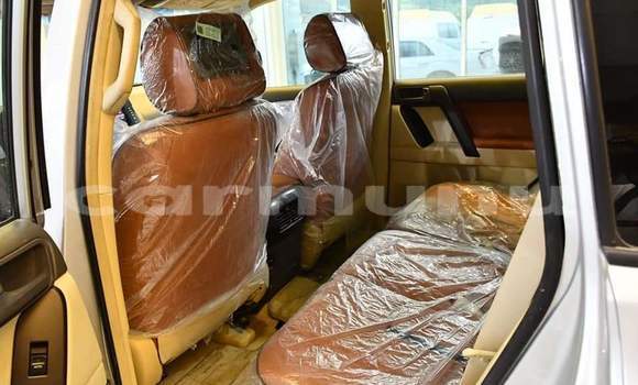 Acheter Occasion Voiture Toyota Land Cruiser Prado Gris à Brazzaville, Commune de Brazzaville Acheter Occasion Voiture Toyota Land Cruiser Prado Gris à Brazzaville, Commune de Brazzaville