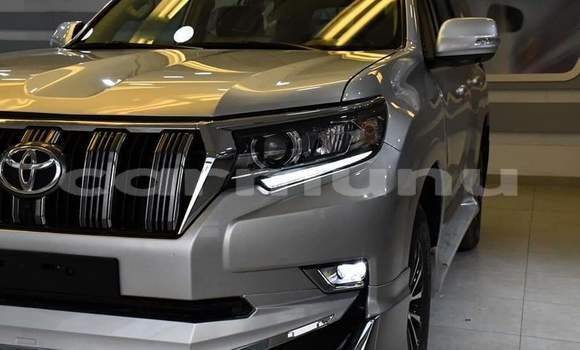 Acheter Occasion Voiture Toyota Land Cruiser Prado Gris à Brazzaville, Commune de Brazzaville Acheter Occasion Voiture Toyota Land Cruiser Prado Gris à Brazzaville, Commune de Brazzaville