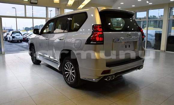 Acheter Occasion Voiture Toyota Land Cruiser Prado Gris à Brazzaville, Commune de Brazzaville Acheter Occasion Voiture Toyota Land Cruiser Prado Gris à Brazzaville, Commune de Brazzaville