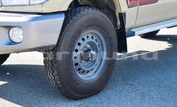 Buy Import Toyota Land Cruiser Beige Car in Import - Dubai in Region of Bouenza Buy Import Toyota Land Cruiser Beige Car in Import - Dubai in Region of Bouenza