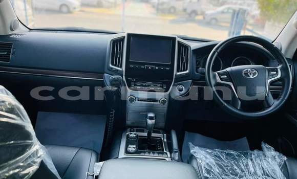 Acheter Occasion Voiture Toyota Land Cruiser Blanc à Brazzaville, Commune de Brazzaville Acheter Occasion Voiture Toyota Land Cruiser Blanc à Brazzaville, Commune de Brazzaville