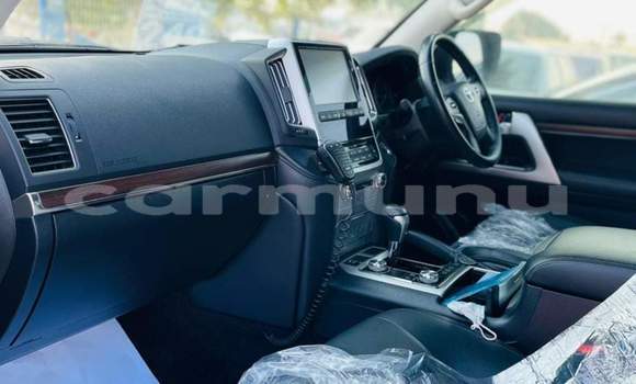 Acheter Occasion Voiture Toyota Land Cruiser Blanc à Brazzaville, Commune de Brazzaville Acheter Occasion Voiture Toyota Land Cruiser Blanc à Brazzaville, Commune de Brazzaville