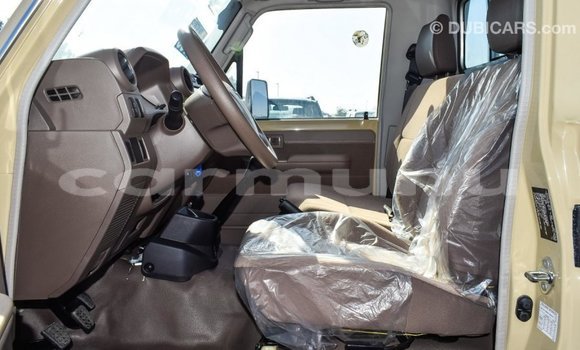 Buy Import Toyota Land Cruiser Beige Car in Import - Dubai in Region of Bouenza Buy Import Toyota Land Cruiser Beige Car in Import - Dubai in Region of Bouenza