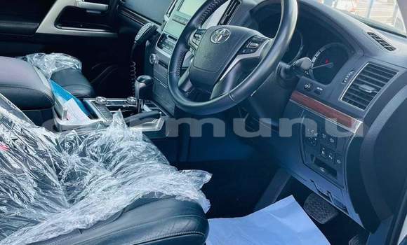 Acheter Occasion Voiture Toyota Land Cruiser Blanc à Brazzaville, Commune de Brazzaville Acheter Occasion Voiture Toyota Land Cruiser Blanc à Brazzaville, Commune de Brazzaville