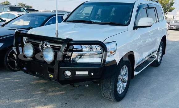 Acheter Occasion Voiture Toyota Land Cruiser Blanc à Brazzaville, Commune de Brazzaville Acheter Occasion Voiture Toyota Land Cruiser Blanc à Brazzaville, Commune de Brazzaville