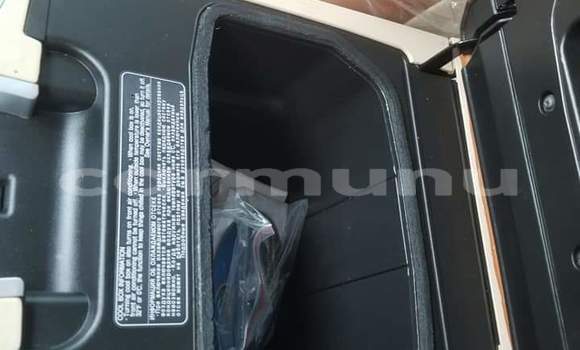 Acheter Occasion Voiture Toyota Land Cruiser Blanc à Brazzaville, Commune de Brazzaville Acheter Occasion Voiture Toyota Land Cruiser Blanc à Brazzaville, Commune de Brazzaville