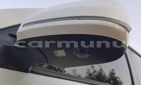 Acheter Occasion Voiture Toyota Land Cruiser Blanc à Brazzaville, Commune de Brazzaville Acheter Occasion Voiture Toyota Land Cruiser Blanc à Brazzaville, Commune de Brazzaville