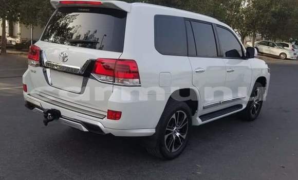 Acheter Occasion Voiture Toyota Land Cruiser Blanc à Brazzaville, Commune de Brazzaville Acheter Occasion Voiture Toyota Land Cruiser Blanc à Brazzaville, Commune de Brazzaville