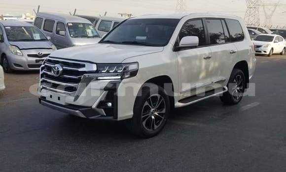 Acheter Occasion Voiture Toyota Land Cruiser Blanc à Brazzaville, Commune de Brazzaville Acheter Occasion Voiture Toyota Land Cruiser Blanc à Brazzaville, Commune de Brazzaville