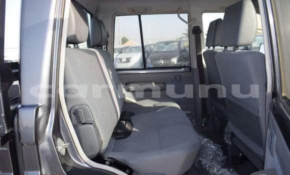 Acheter Occasion Voiture Toyota Land Cruiser Noir à Brazzaville, Commune de Brazzaville Acheter Occasion Voiture Toyota Land Cruiser Noir à Brazzaville, Commune de Brazzaville