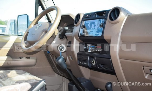 Buy Import Toyota Land Cruiser Beige Car in Import - Dubai in Region of Bouenza Buy Import Toyota Land Cruiser Beige Car in Import - Dubai in Region of Bouenza