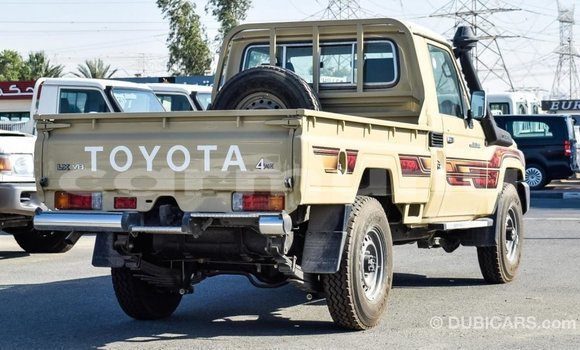 Buy Import Toyota Land Cruiser Beige Car in Import - Dubai in Region of Bouenza Buy Import Toyota Land Cruiser Beige Car in Import - Dubai in Region of Bouenza