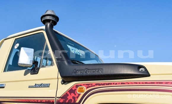 Buy Import Toyota Land Cruiser Beige Car in Import - Dubai in Region of Bouenza Buy Import Toyota Land Cruiser Beige Car in Import - Dubai in Region of Bouenza
