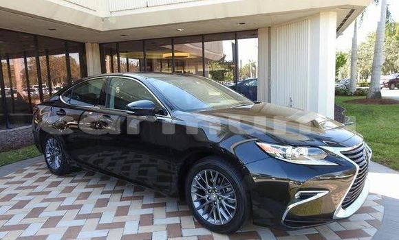 Acheter Occasion Voiture Lexus ES Noir à Import - Dubai, Région de la Bouenza Acheter Occasion Voiture Lexus ES Noir à Import - Dubai, Région de la Bouenza