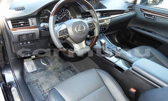 Acheter Occasion Voiture Lexus ES Noir à Import - Dubai, Région de la Bouenza Acheter Occasion Voiture Lexus ES Noir à Import - Dubai, Région de la Bouenza