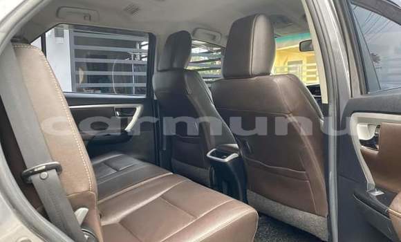 Acheter Occasion Voiture Toyota Fortuner Gris à Brazzaville, Commune de Brazzaville Acheter Occasion Voiture Toyota Fortuner Gris à Brazzaville, Commune de Brazzaville