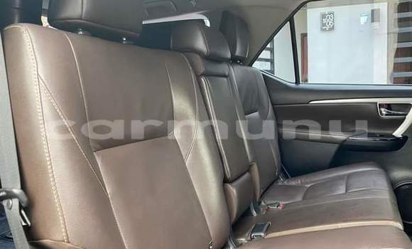 Acheter Occasion Voiture Toyota Fortuner Gris à Brazzaville, Commune de Brazzaville Acheter Occasion Voiture Toyota Fortuner Gris à Brazzaville, Commune de Brazzaville