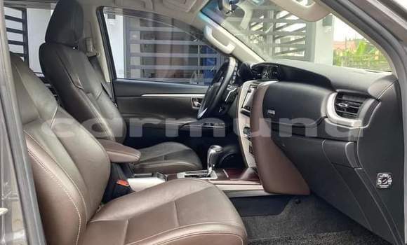 Acheter Occasion Voiture Toyota Fortuner Gris à Brazzaville, Commune de Brazzaville Acheter Occasion Voiture Toyota Fortuner Gris à Brazzaville, Commune de Brazzaville