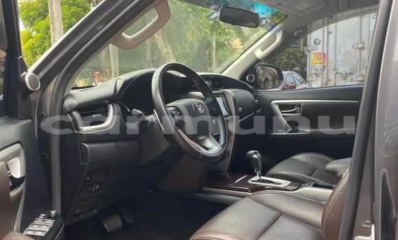 Acheter Occasion Voiture Toyota Fortuner Gris à Brazzaville, Commune de Brazzaville Acheter Occasion Voiture Toyota Fortuner Gris à Brazzaville, Commune de Brazzaville