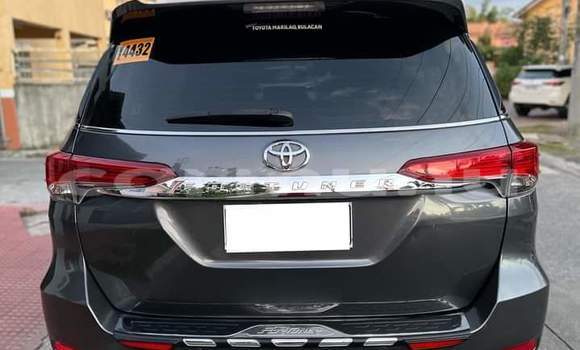 Acheter Occasion Voiture Toyota Fortuner Gris à Brazzaville, Commune de Brazzaville Acheter Occasion Voiture Toyota Fortuner Gris à Brazzaville, Commune de Brazzaville