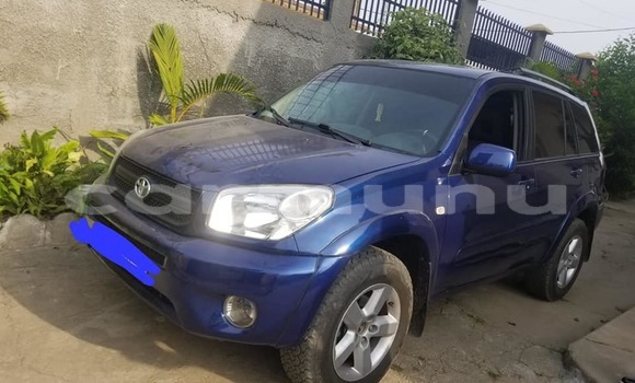 Acheter Occasion Voiture Toyota RAV4 Bleu à Brazzaville, Commune de Brazzaville Acheter Occasion Voiture Toyota RAV4 Bleu à Brazzaville, Commune de Brazzaville