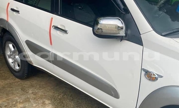 Acheter Occasion Voiture Toyota RAV4 Blanc à Brazzaville, Commune de Brazzaville Acheter Occasion Voiture Toyota RAV4 Blanc à Brazzaville, Commune de Brazzaville