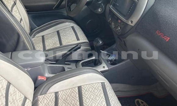 Acheter Occasion Voiture Toyota RAV4 Blanc à Brazzaville, Commune de Brazzaville Acheter Occasion Voiture Toyota RAV4 Blanc à Brazzaville, Commune de Brazzaville