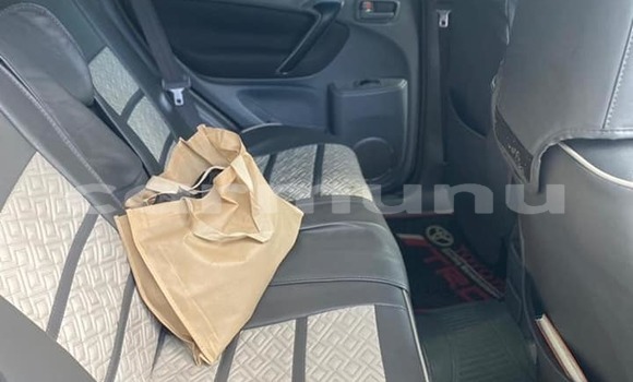 Acheter Occasion Voiture Toyota RAV4 Blanc à Brazzaville, Commune de Brazzaville Acheter Occasion Voiture Toyota RAV4 Blanc à Brazzaville, Commune de Brazzaville