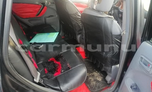 Acheter Occasion Voiture Toyota RAV4 Noir à Brazzaville, Commune de Brazzaville Acheter Occasion Voiture Toyota RAV4 Noir à Brazzaville, Commune de Brazzaville