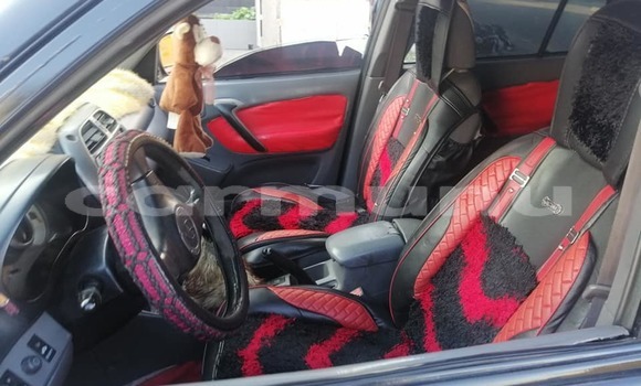 Acheter Occasion Voiture Toyota RAV4 Noir à Brazzaville, Commune de Brazzaville Acheter Occasion Voiture Toyota RAV4 Noir à Brazzaville, Commune de Brazzaville