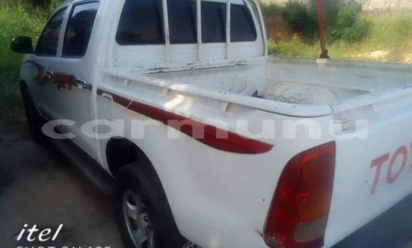 Acheter Occasion Voiture Toyota Hilux Blanc à Brazzaville, Commune de Brazzaville Acheter Occasion Voiture Toyota Hilux Blanc à Brazzaville, Commune de Brazzaville