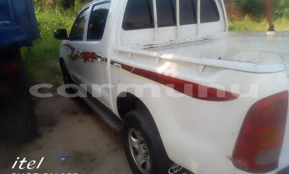 Acheter Occasion Voiture Toyota Hilux Blanc à Brazzaville, Commune de Brazzaville Acheter Occasion Voiture Toyota Hilux Blanc à Brazzaville, Commune de Brazzaville