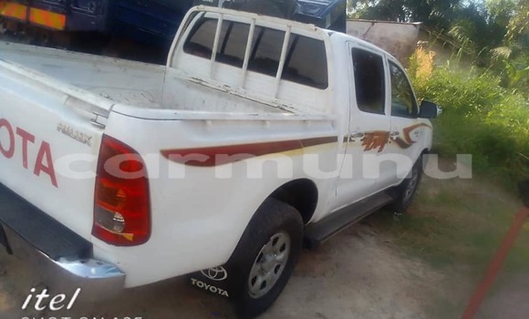 Acheter Occasion Voiture Toyota Hilux Blanc à Brazzaville, Commune de Brazzaville Acheter Occasion Voiture Toyota Hilux Blanc à Brazzaville, Commune de Brazzaville