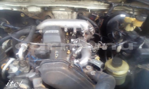 Acheter Occasion Voiture Toyota Hilux Blanc à Brazzaville, Commune de Brazzaville Acheter Occasion Voiture Toyota Hilux Blanc à Brazzaville, Commune de Brazzaville