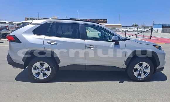 Acheter Occasion Voiture Toyota RAV4 Gris à Brazzaville, Commune de Brazzaville Acheter Occasion Voiture Toyota RAV4 Gris à Brazzaville, Commune de Brazzaville