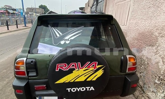 Acheter Occasion Voiture Toyota RAV4 Vert à Brazzaville, Commune de Brazzaville Acheter Occasion Voiture Toyota RAV4 Vert à Brazzaville, Commune de Brazzaville