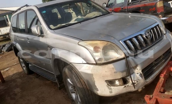 Acheter Occasion Voiture Toyota Land Cruiser Prado Gris à Brazzaville, Commune de Brazzaville Acheter Occasion Voiture Toyota Land Cruiser Prado Gris à Brazzaville, Commune de Brazzaville
