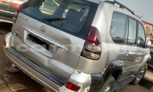 Acheter Occasion Voiture Toyota Land Cruiser Prado Gris à Brazzaville, Commune de Brazzaville Acheter Occasion Voiture Toyota Land Cruiser Prado Gris à Brazzaville, Commune de Brazzaville