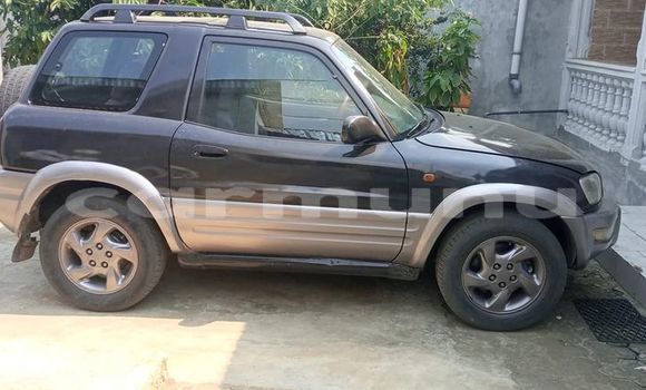 Acheter Occasion Voiture Toyota RAV4 Noir à Brazzaville, Commune de Brazzaville Acheter Occasion Voiture Toyota RAV4 Noir à Brazzaville, Commune de Brazzaville
